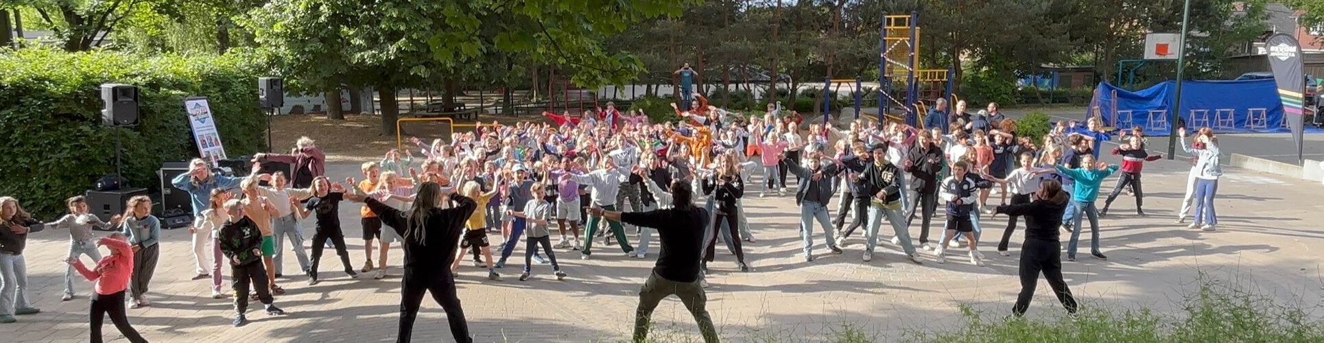Banenr dance